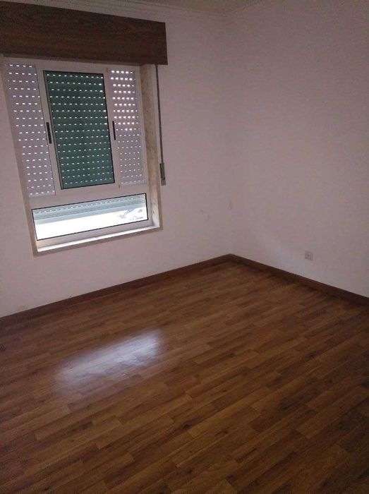 T1 em Rio de Mouro – Excelente localização e pronto a habitar