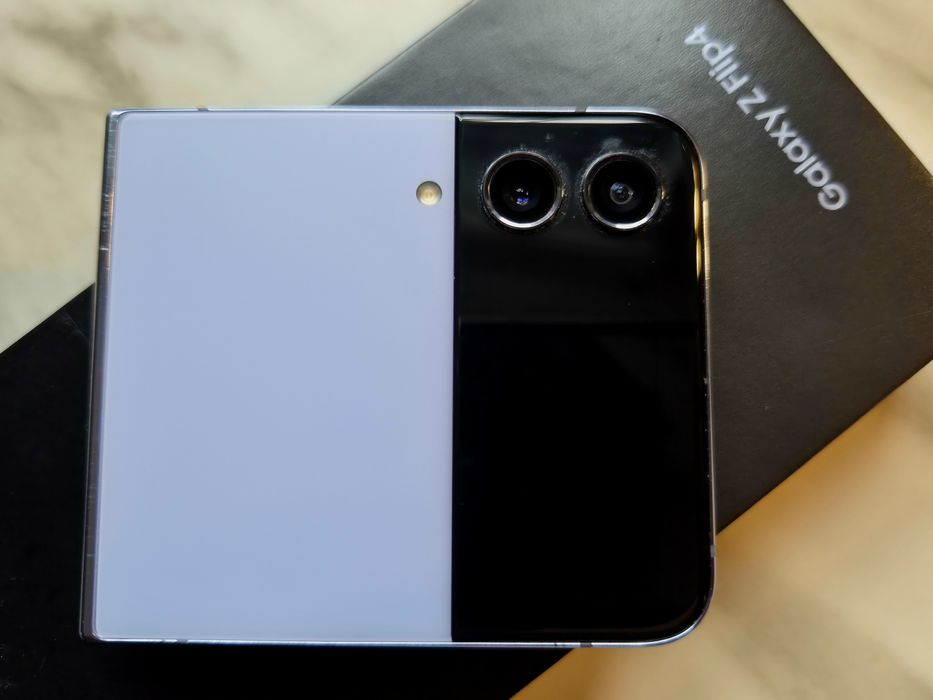 Samsung flip4 używany, stan idealny.