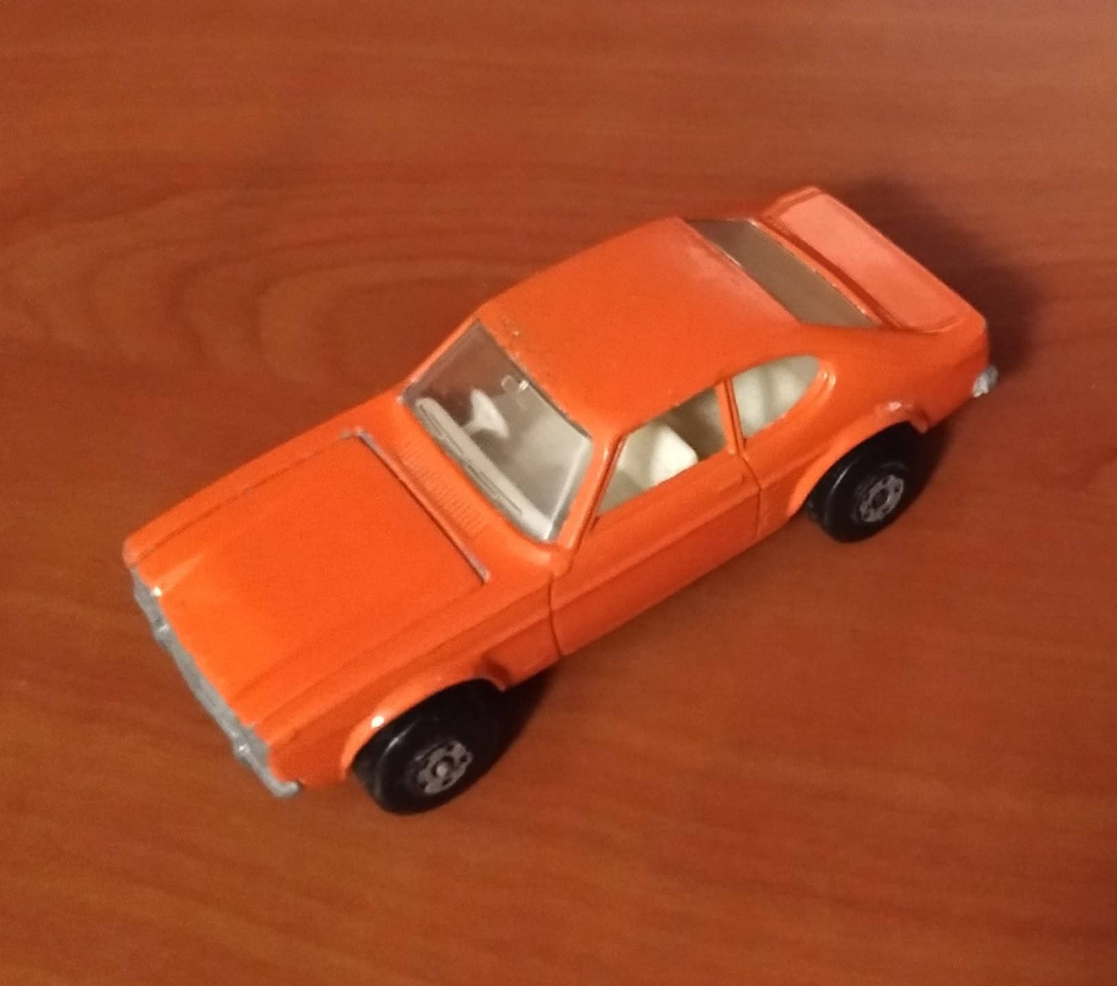 Miniatura antiga - Ford Capri - Matchbox Superfast