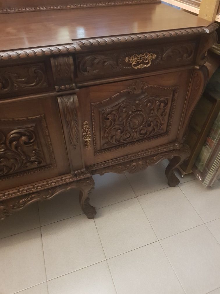 Rico aparador D. José em castanho
