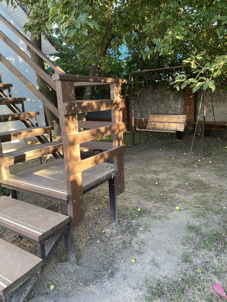 Номера посуточно и на длительный срок, баня на дровах.