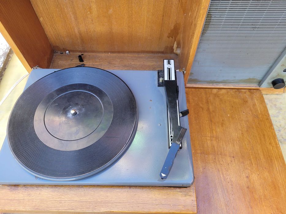 Грамофон, проигрователь Каравелла