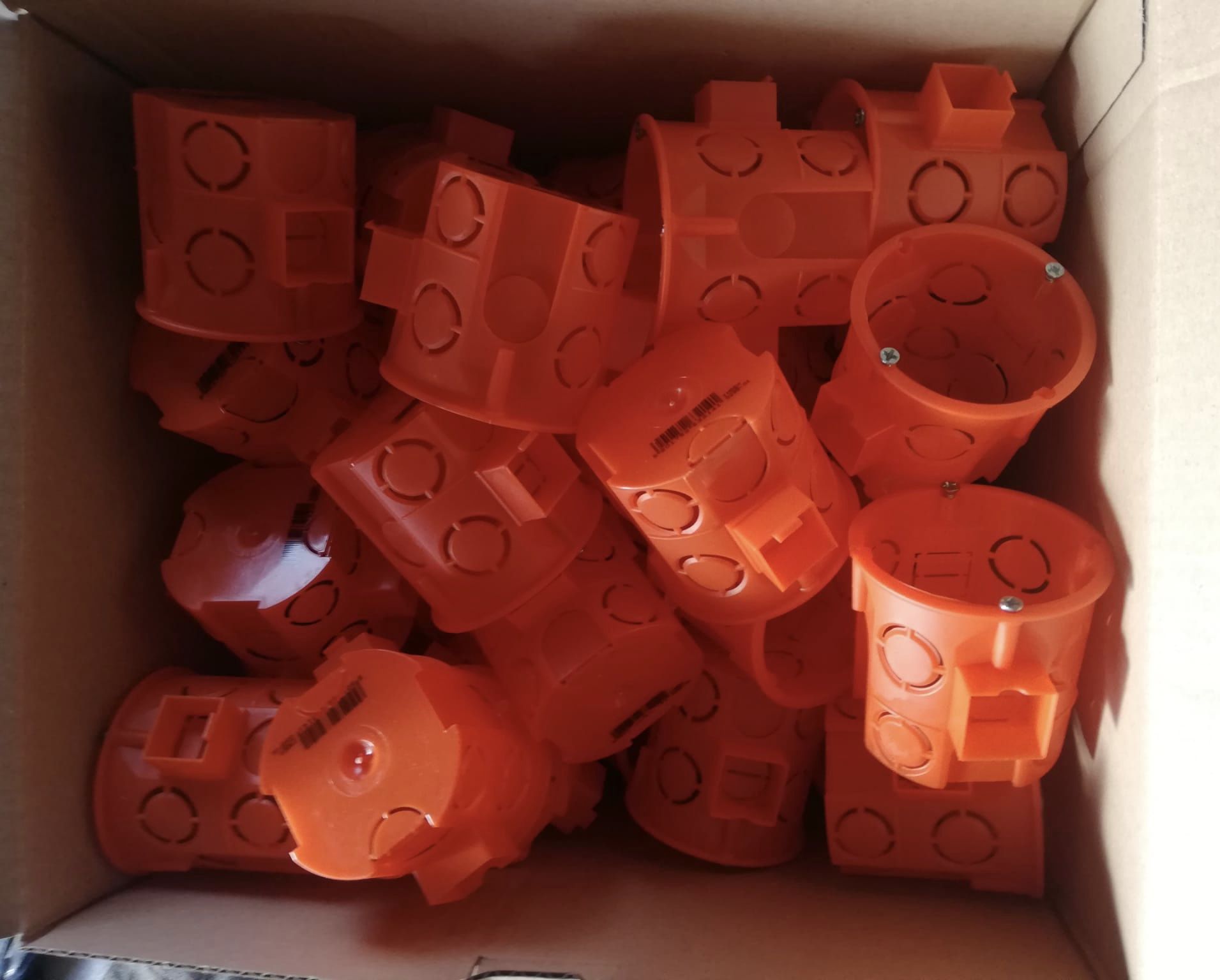 Sprzedam puszki podtynkowe pk-60