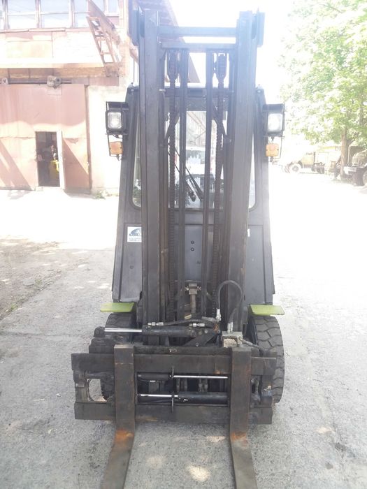 Навантажувач вилочний CLARK CMP15L