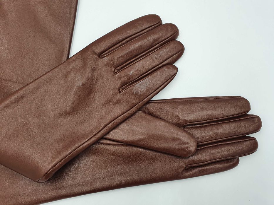 Длинные кожаные коричневые перчатки довгі коричневі рукавички