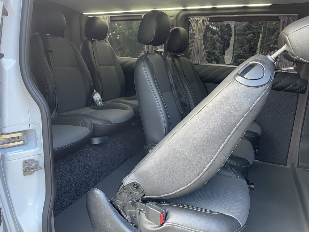 Автомобіль Ford Transit Custom