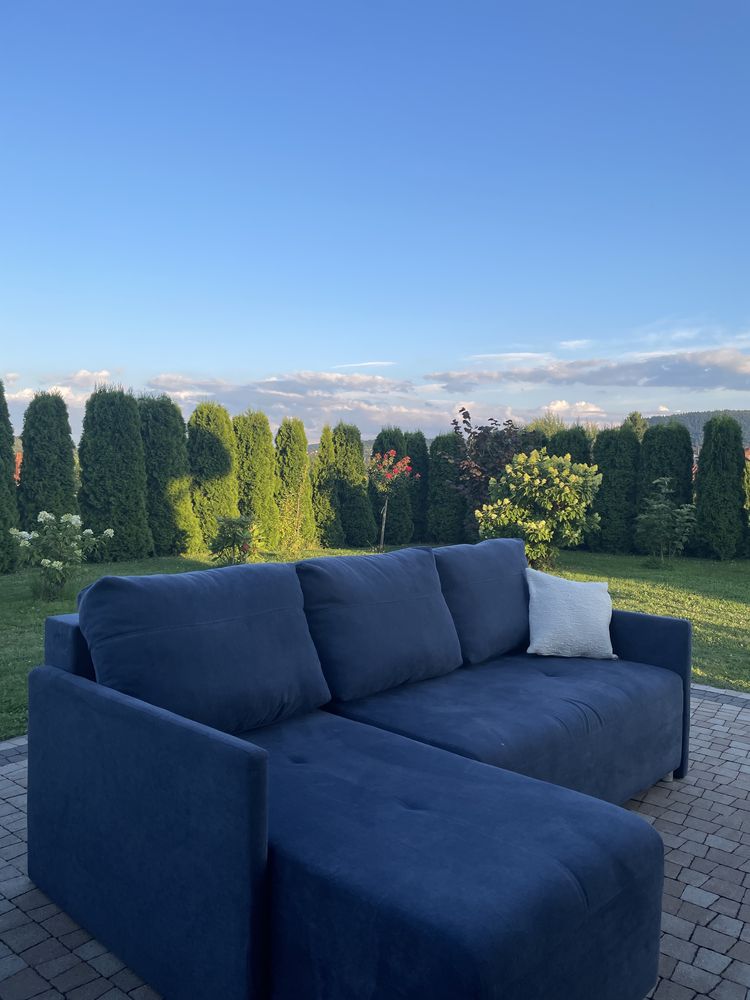 Naroznik w kolorze granatowym
