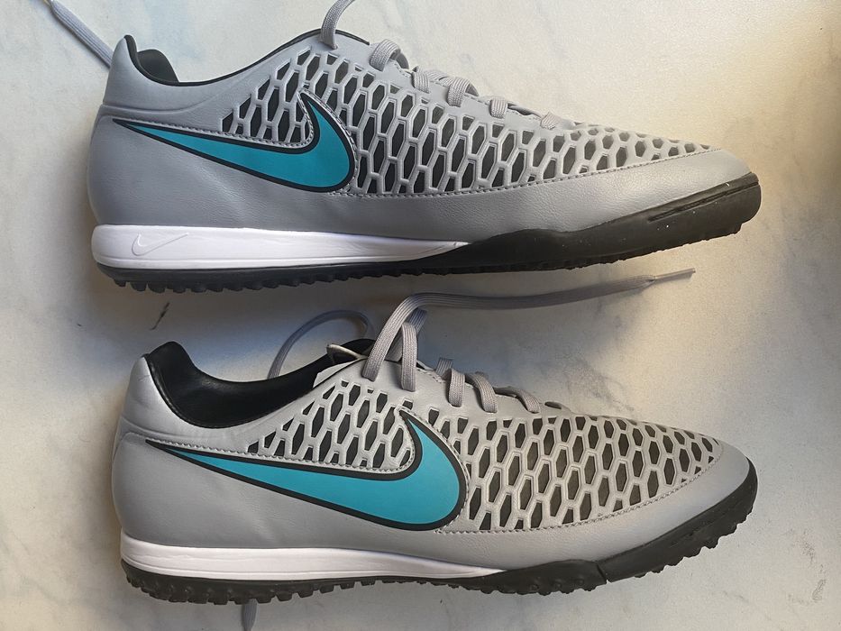 Кроссовки Nike для футзала