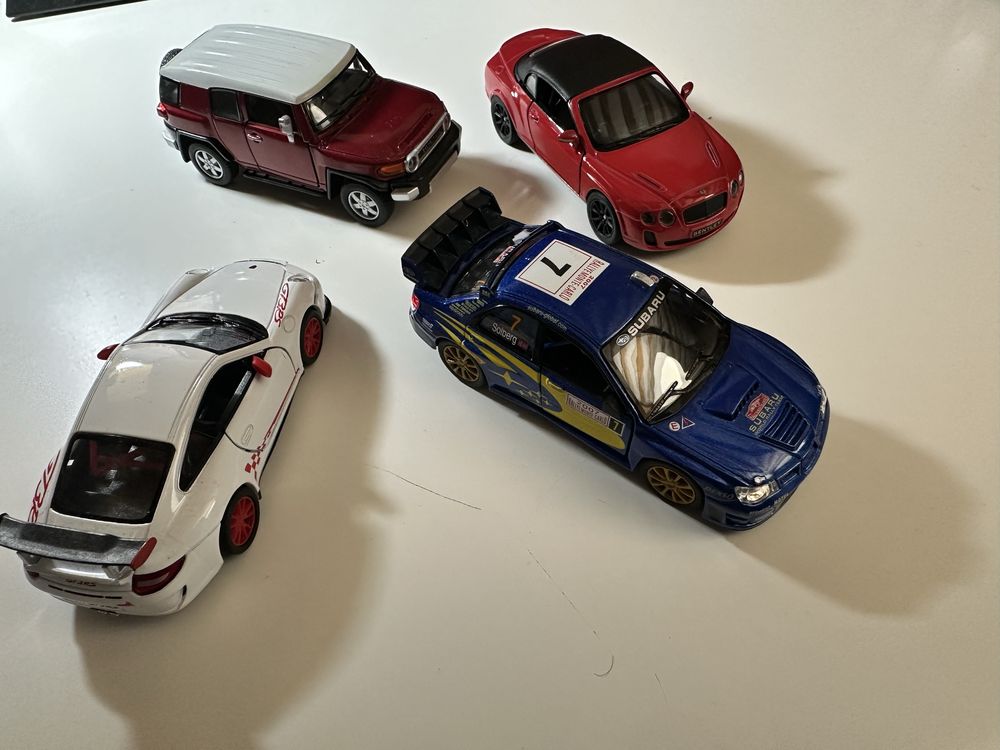 Carinhos, Conjunto de 4 Miniaturas KINSMART
