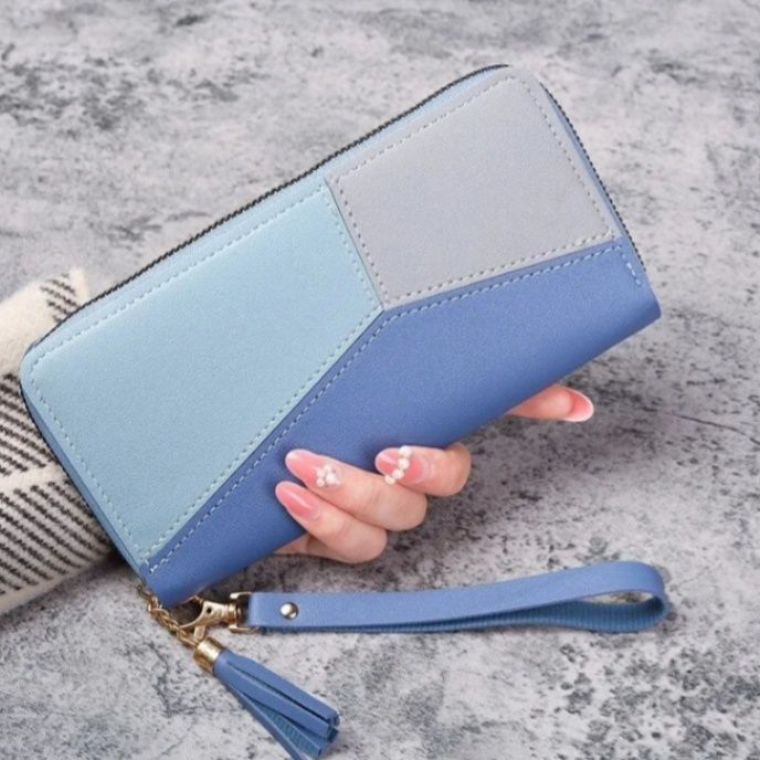 Duży niebieski portfel damski