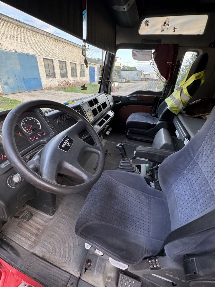 Вантажний автомобіль MAN TGA 26.430