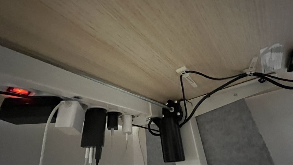 Mesa ErGear de altura regulável