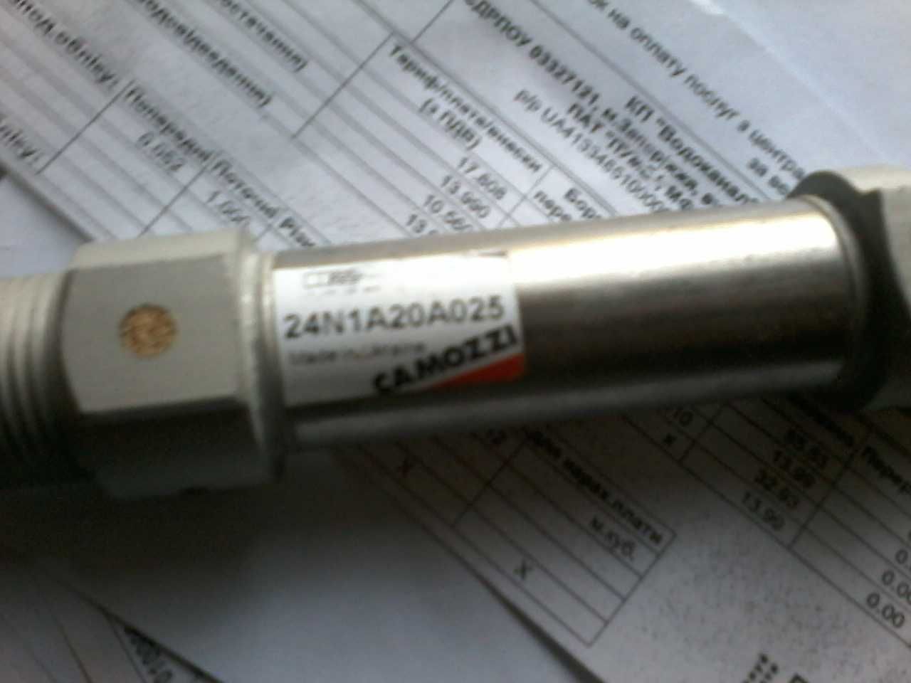 Мініциліндр пневматичний Camozzi 24N1A20A025 d-20мм хід поршня - 25мм
