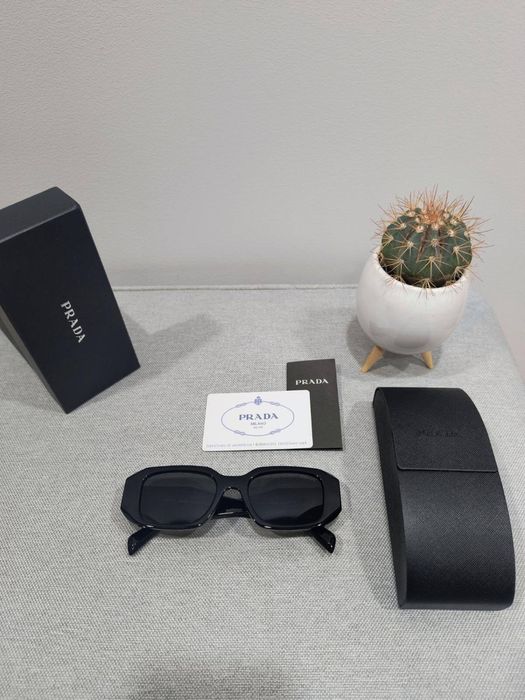 Okulary przeciwsłoneczne PRADA