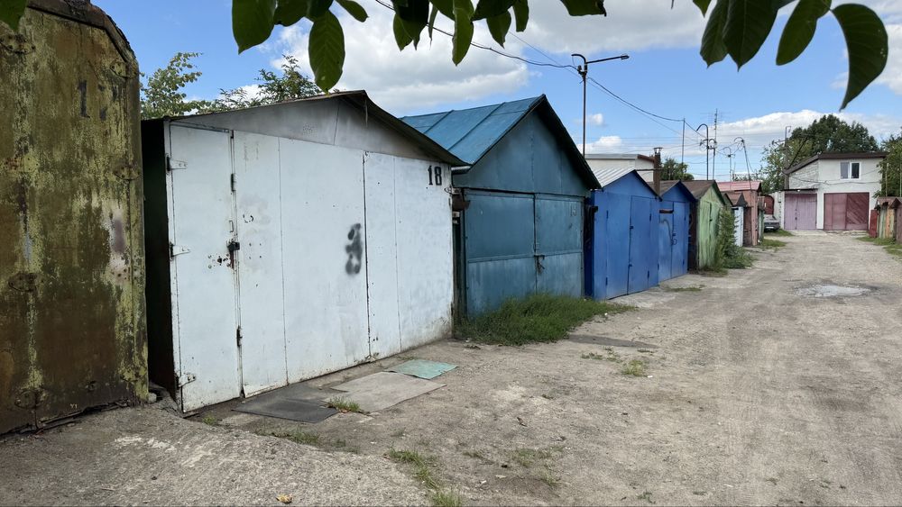 Гараж металлевий в гаражному кооперативі «Гастелло»