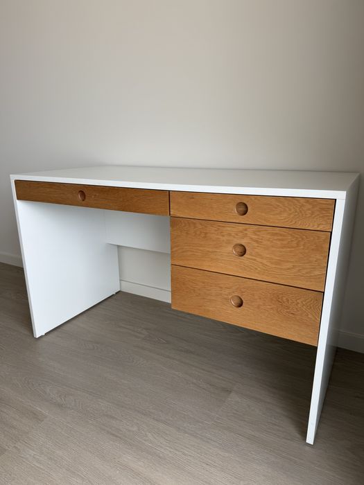 Secretária em madeira 125x60x76