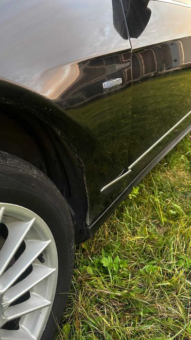 Mercedes E200CDI W212 Sedan 2010 r kolor 040 uszkodzony silnik OM651