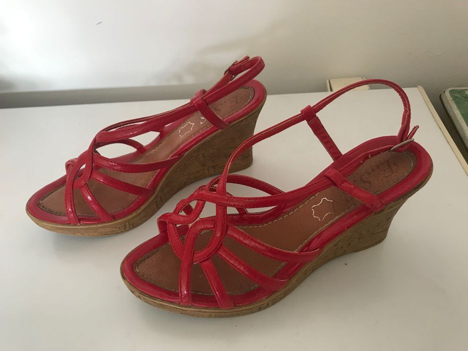 Sandálias Vermelhas Nº 38