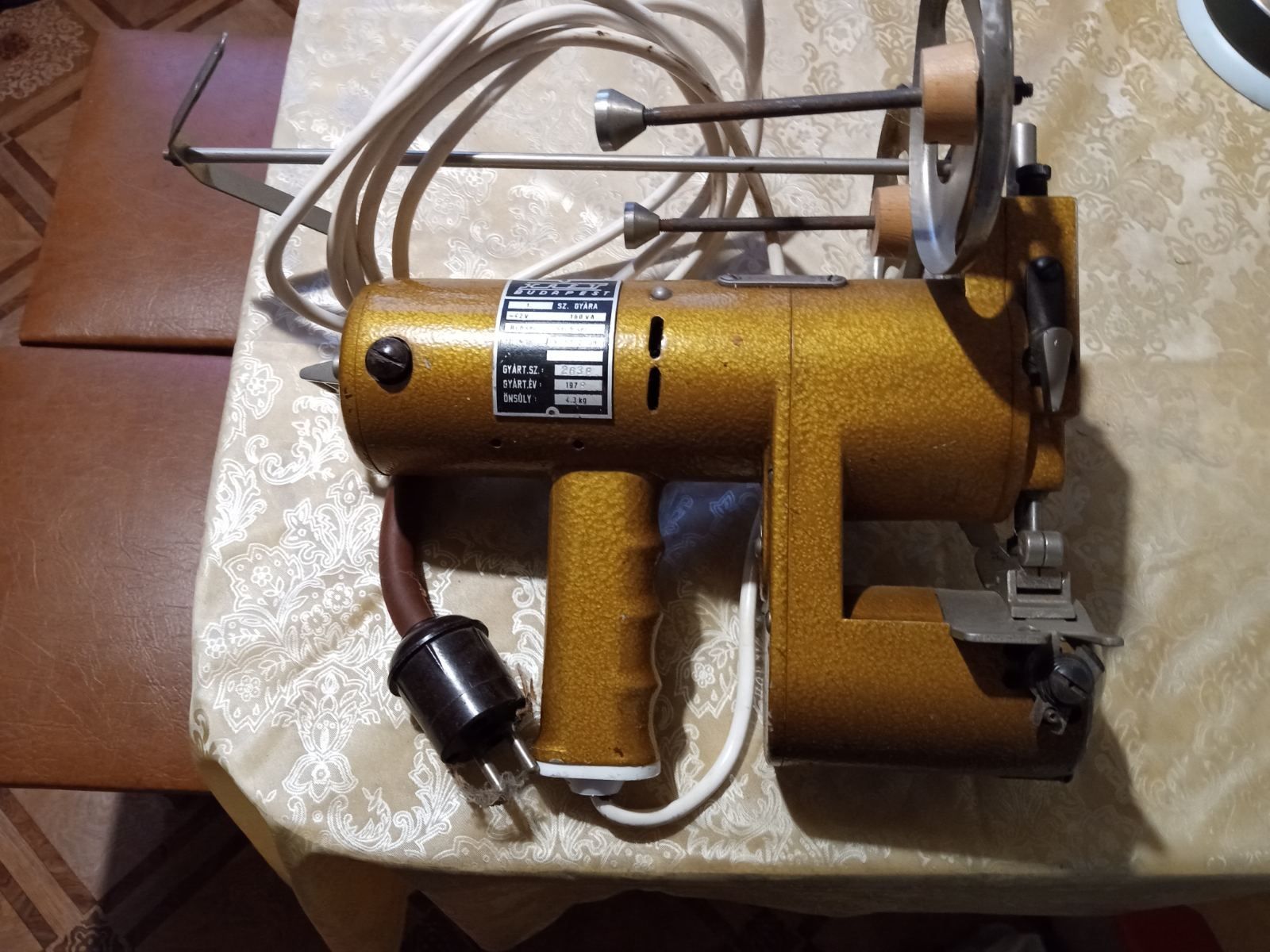 Мешкозашивочная,мішкозашивальна машинка Венгрия