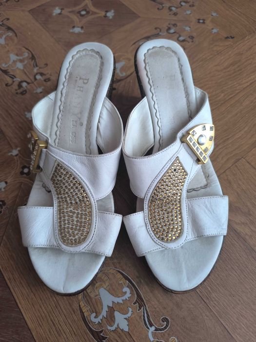 Шльопанці жіночі