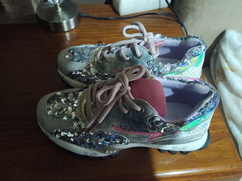 Sapatilhas exé como novas