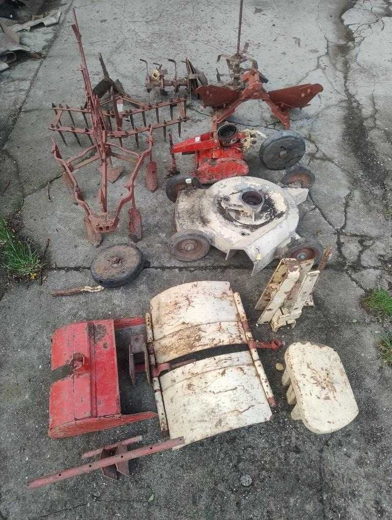 Traktorek, dzik Agrostroj