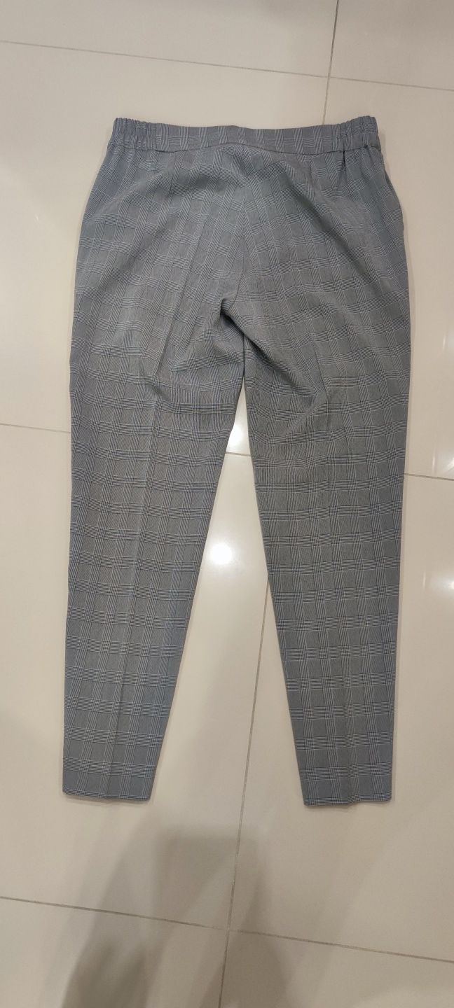 Eleganckie spodnie z wiskozy 40
