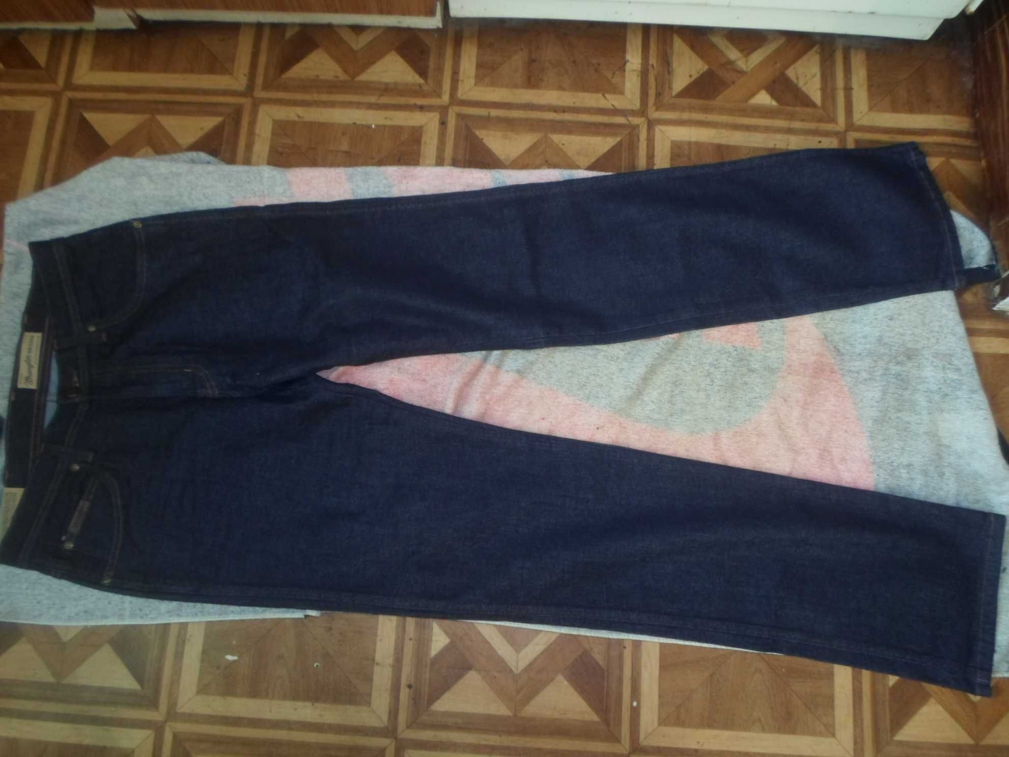 Джинсы Wrangler стрейч нов.