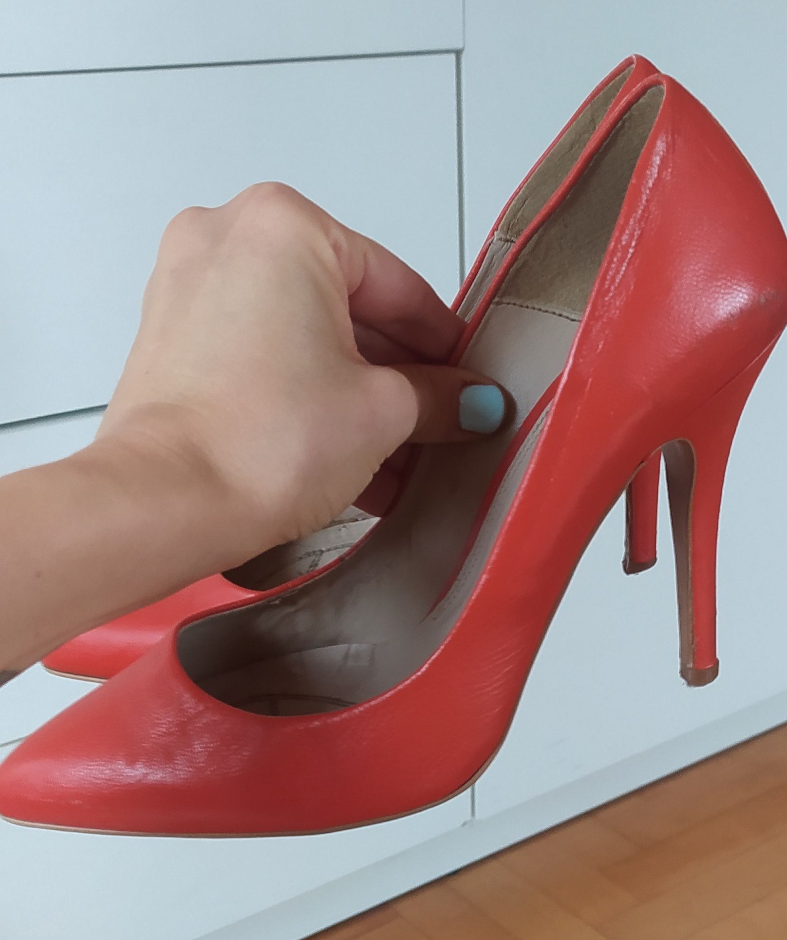 Szpilki ZARA 39 skóra naturalna czułenka szpic pomarańczowe szpilka