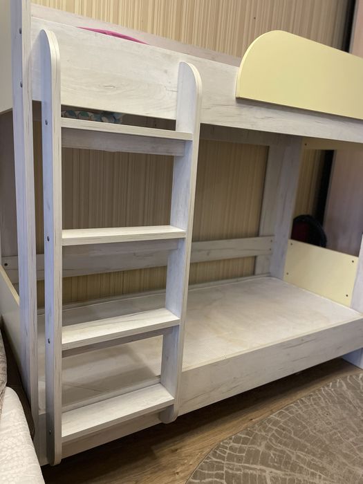 Двохповерхове ліжко