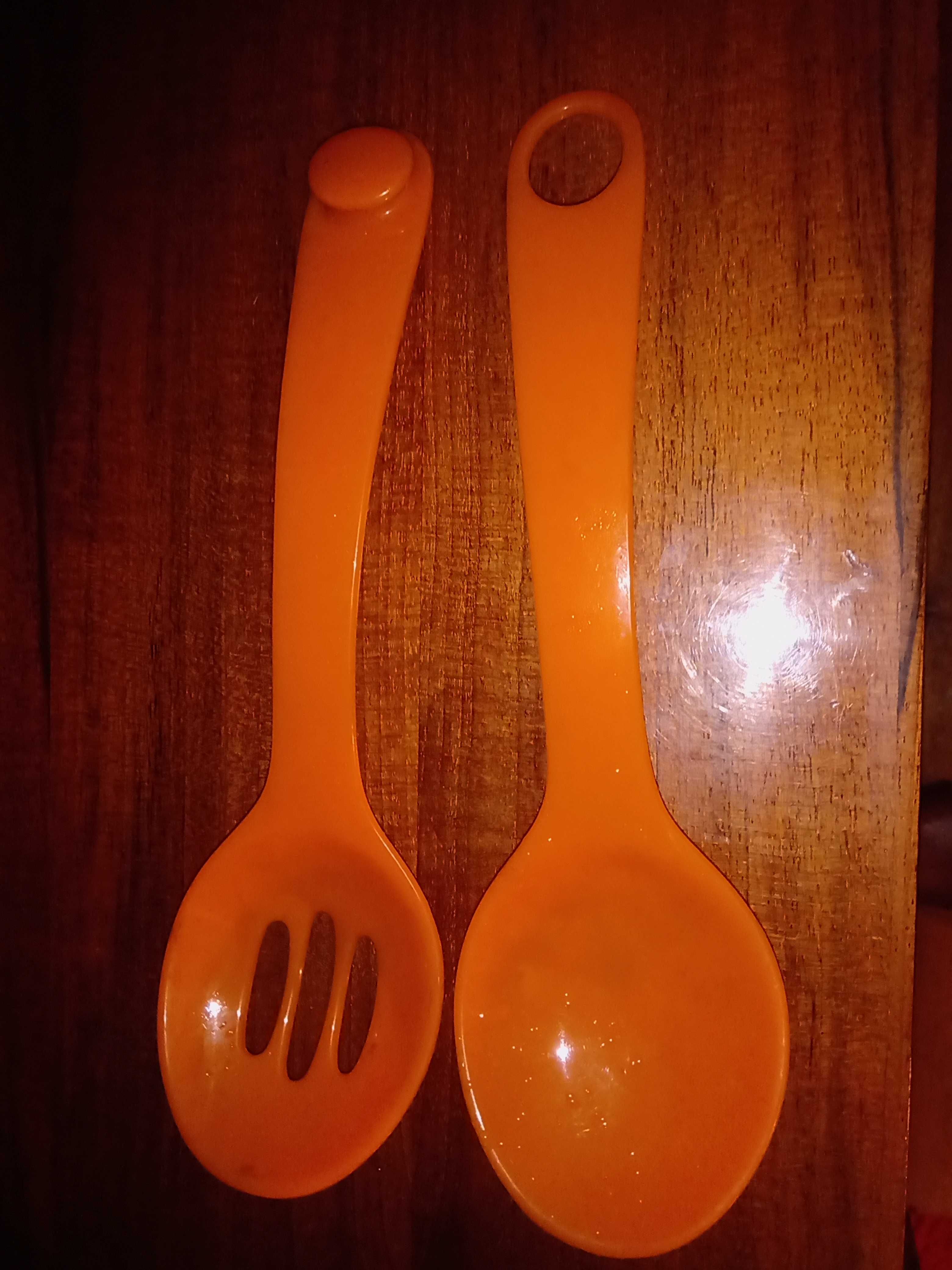 Łyżka z cedzakiem ruska z plastiku. Vintage.