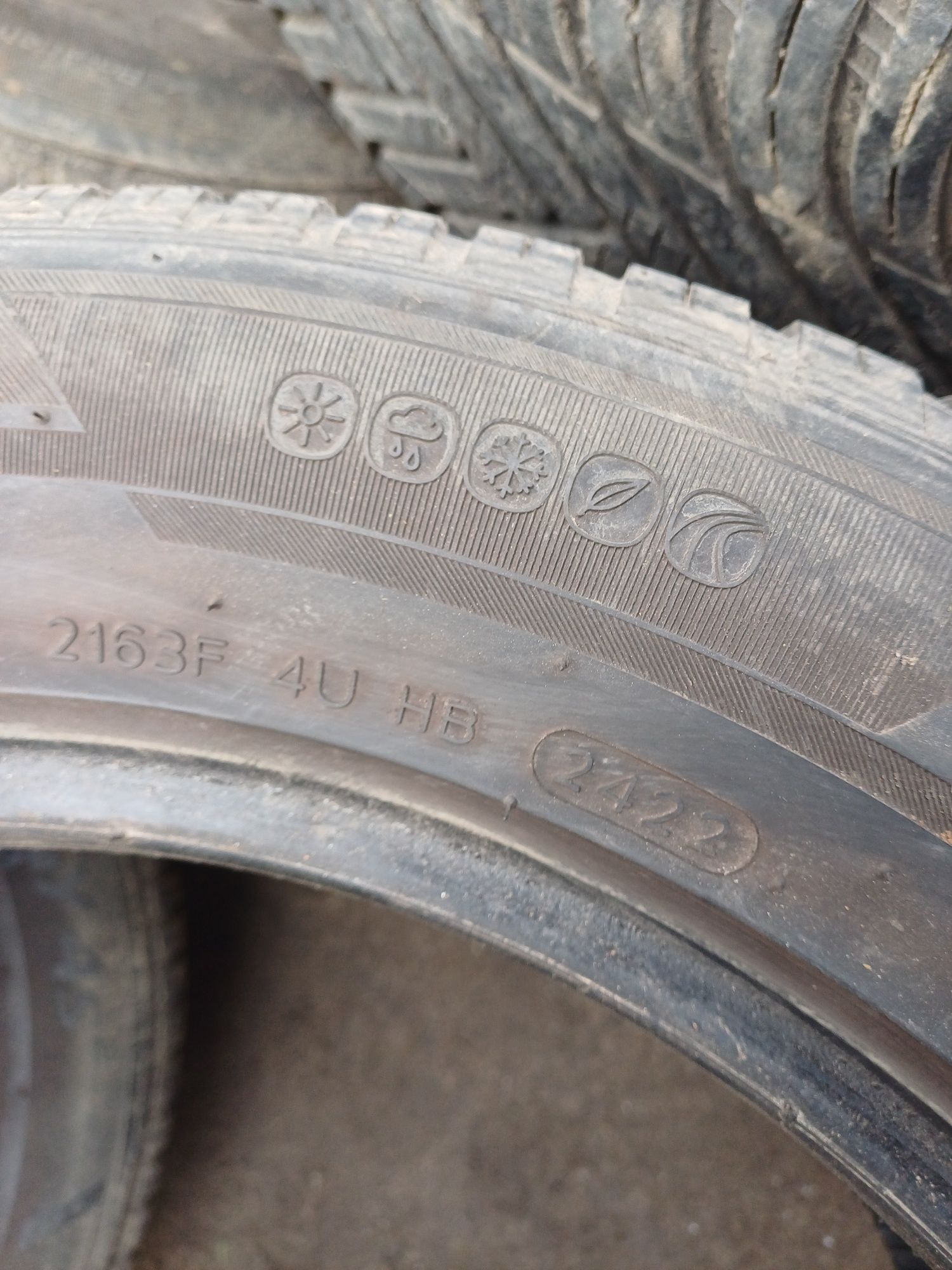Opony wielosezonowe Hankook Kinergy 4S 235/55 R17 DOT24 22