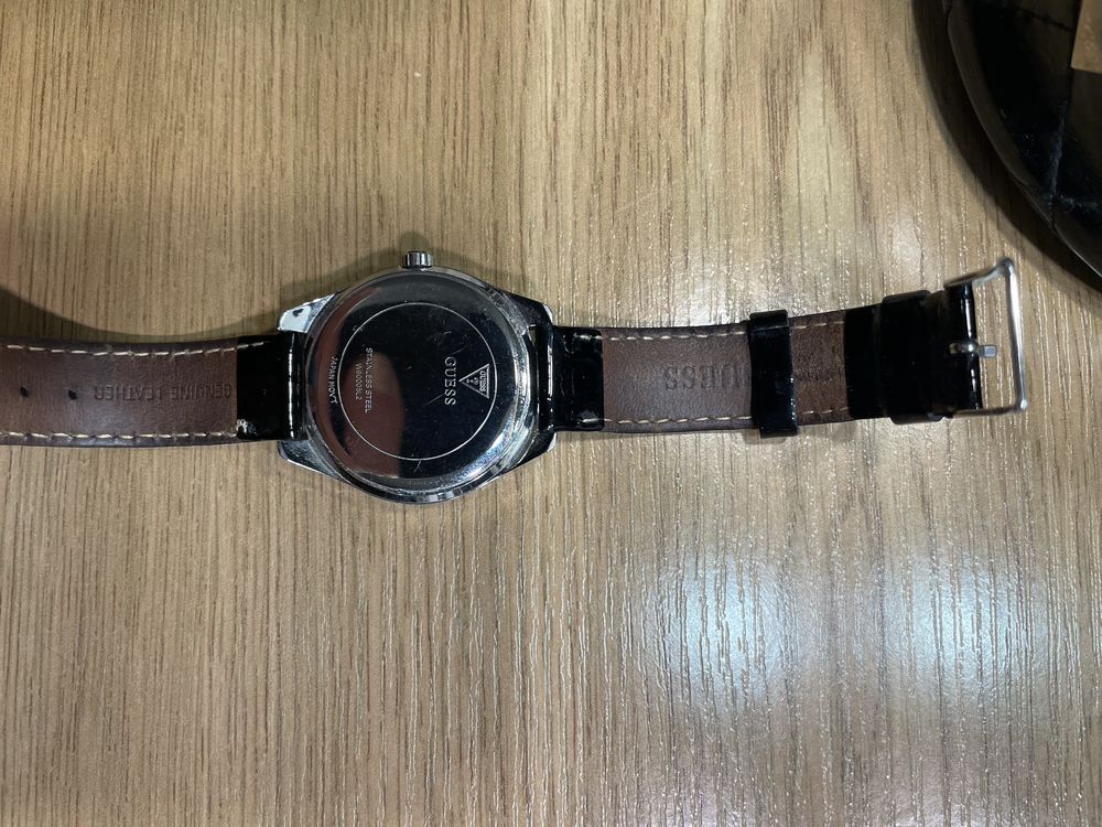 Жіночий годинник Guess
