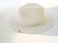 Білий капелюх літня федора шляпа