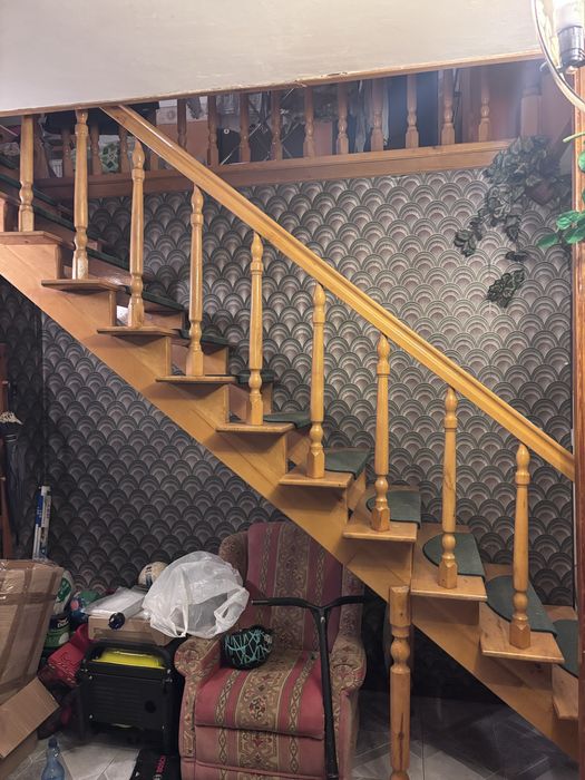 Drewniane proste schody