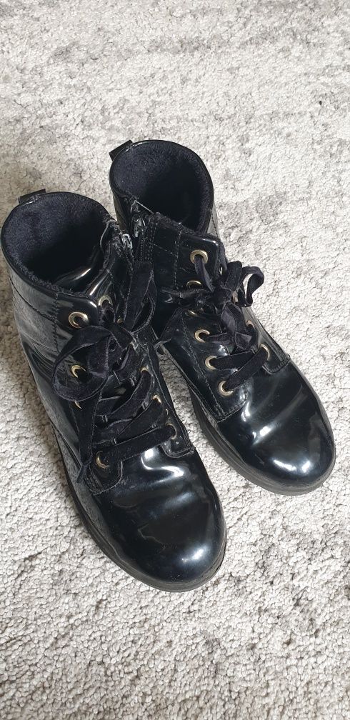 Lakierki glany buty wysokie botki trzewiki H&M