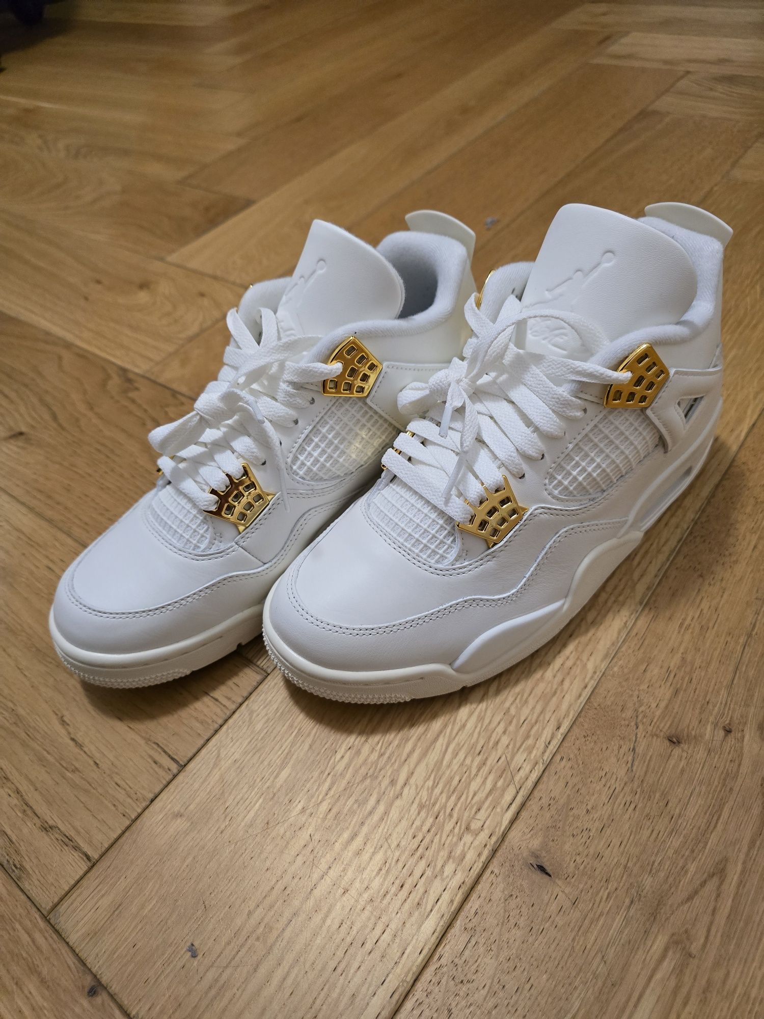 Air Jordan 4 Retro White & Gold 41 (Metalic Gold)