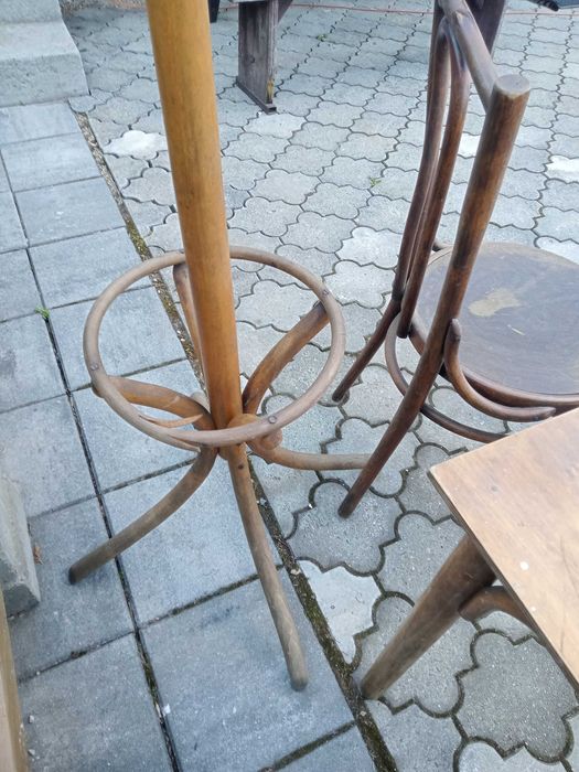 Stary wieszak, stół,  2 krzesła, komplet, Thonet, krzesło gięte