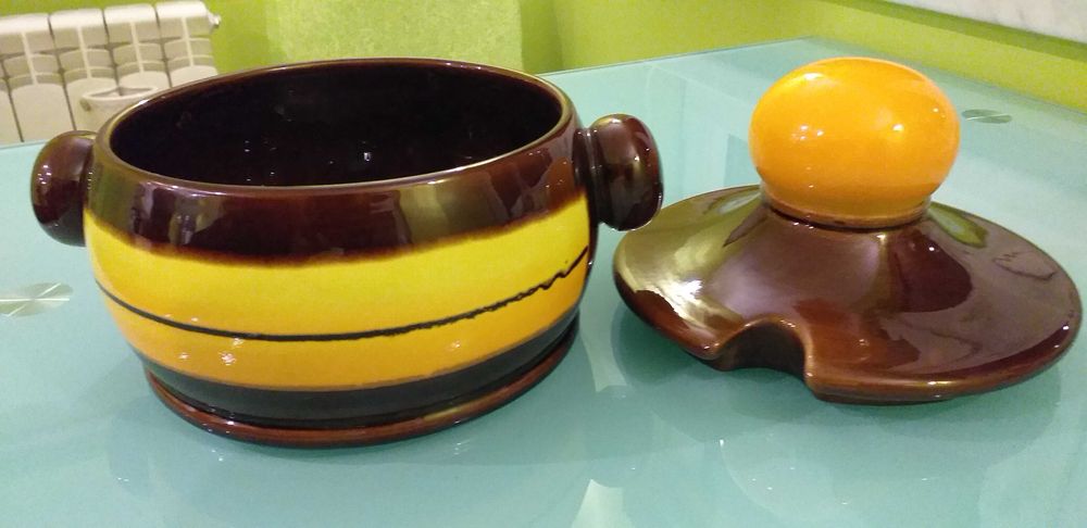 Stara waza ceramiczna.