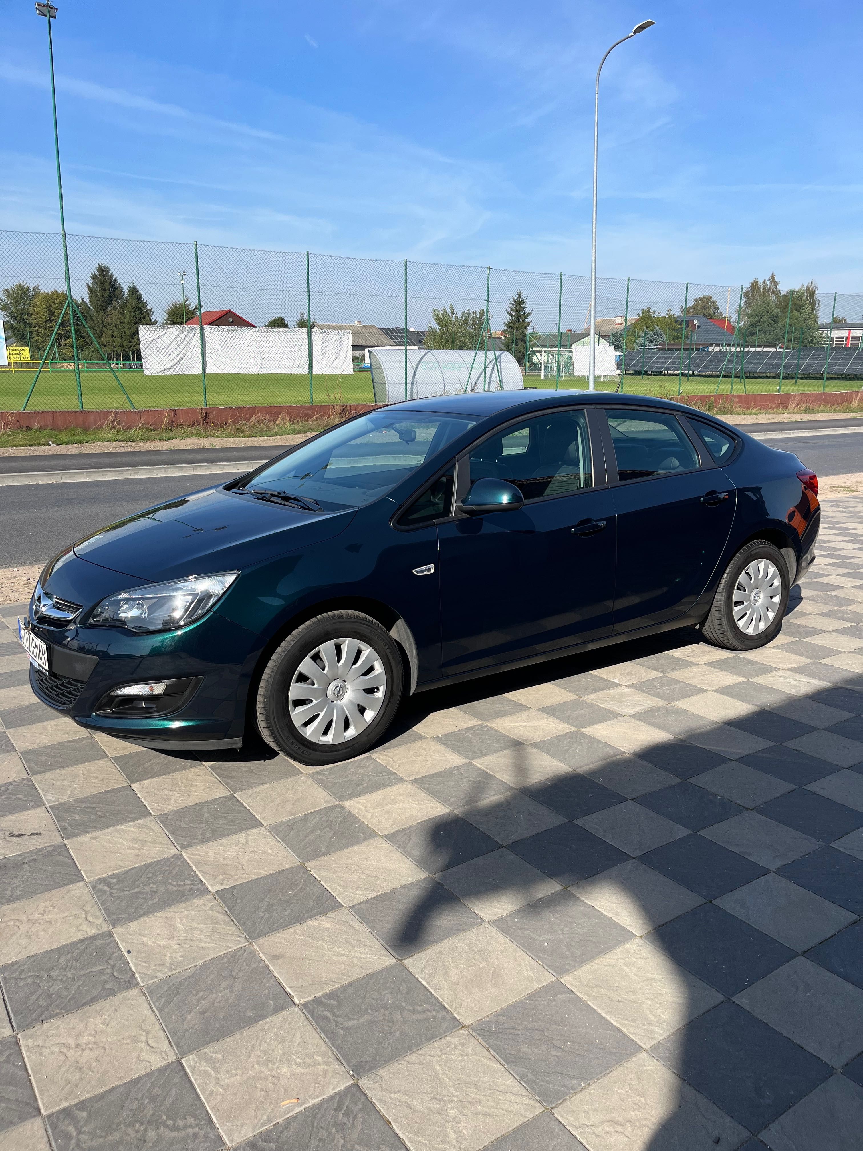 Opel Astra J 1,6 benzyna przebieg 58 tys km ,Polski Salon,Stan BDB.