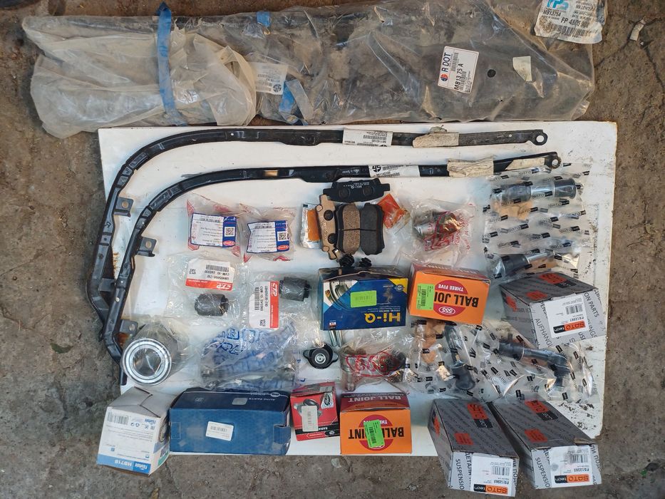 Запчастини MITSUBISHI lancer 2.0 2006р.