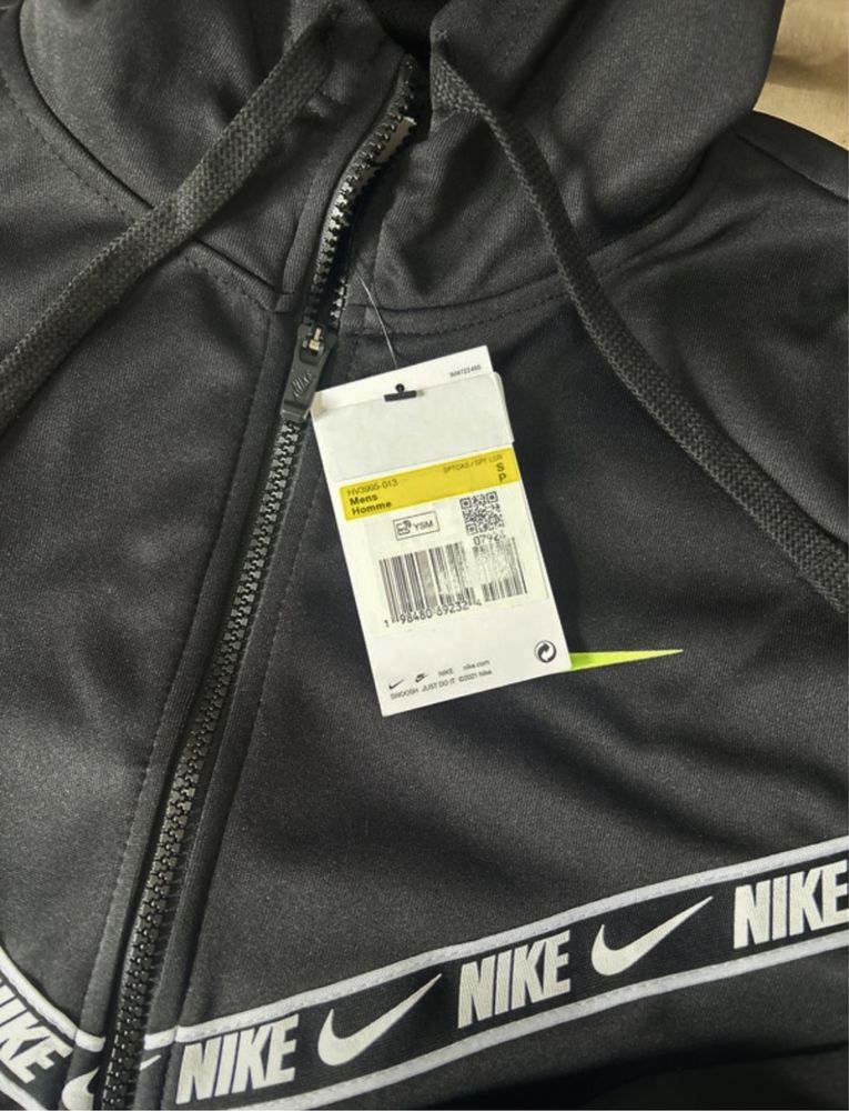 Casaco nike S nova com etiqueta