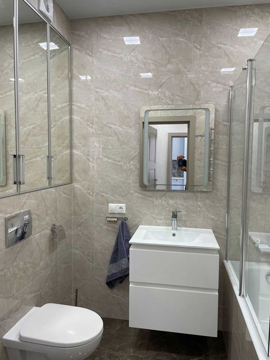 Оренда 2-х кім.  Олександра Олеся 4  Варшавськ квартал .Без комісіі