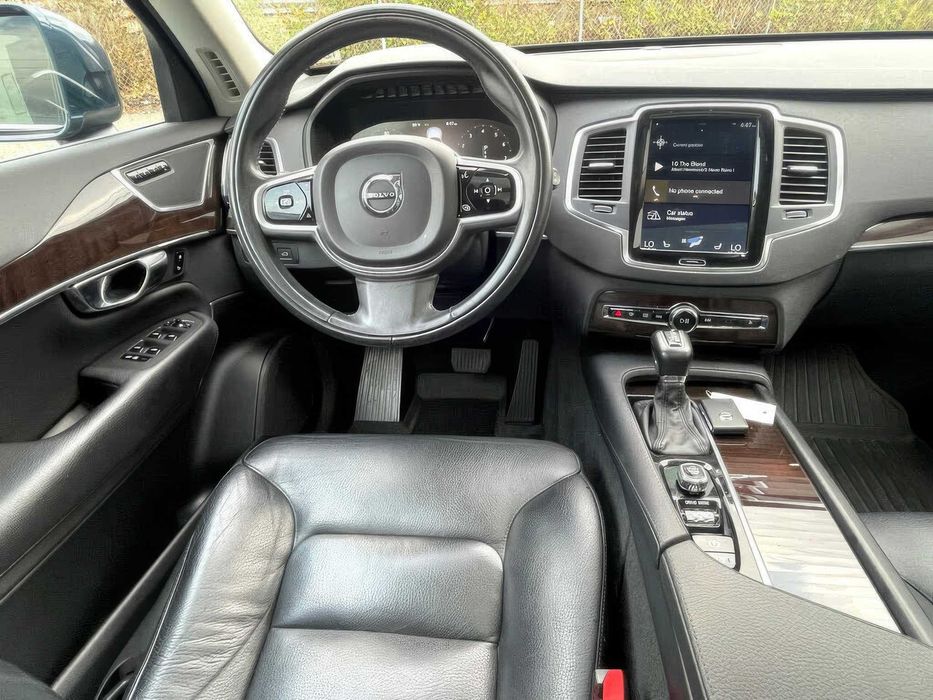Volvo XC90 T6 Momentum      2019