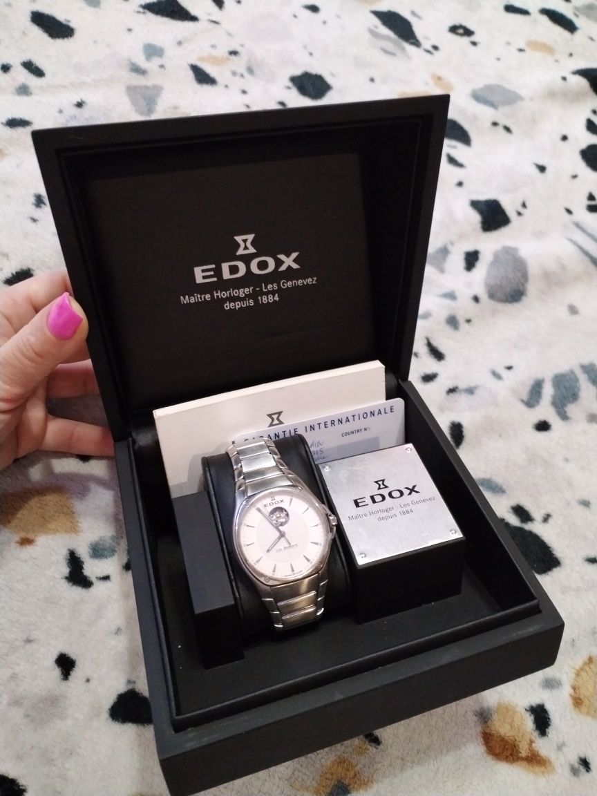 Часы, Годинник Швейцарія Edox