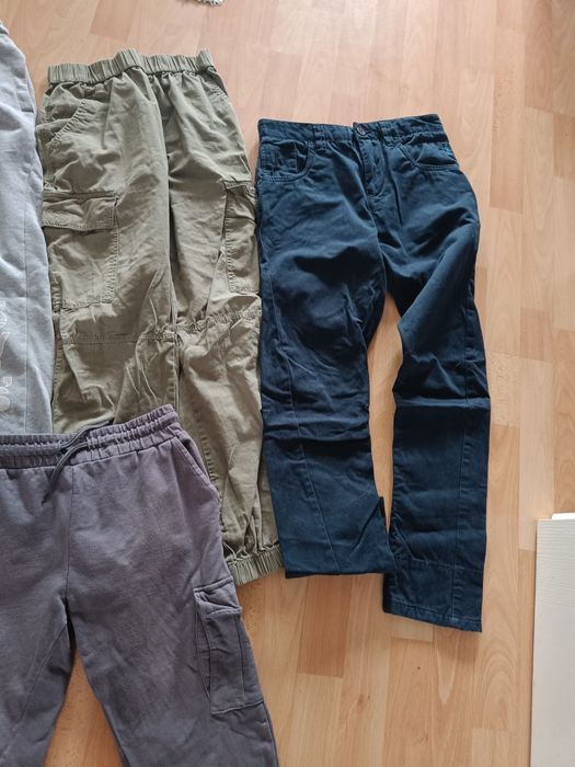 Zestaw ubrań dobre na rozmiar 140/146 chłopiec