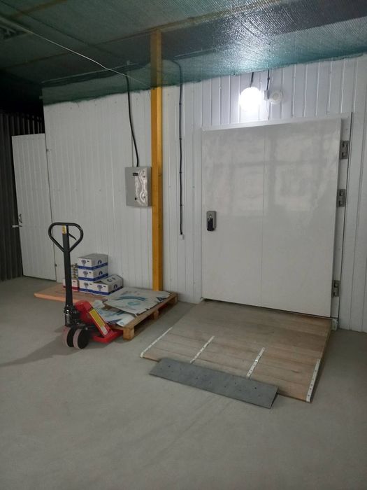 Продам двері для морозильної камери