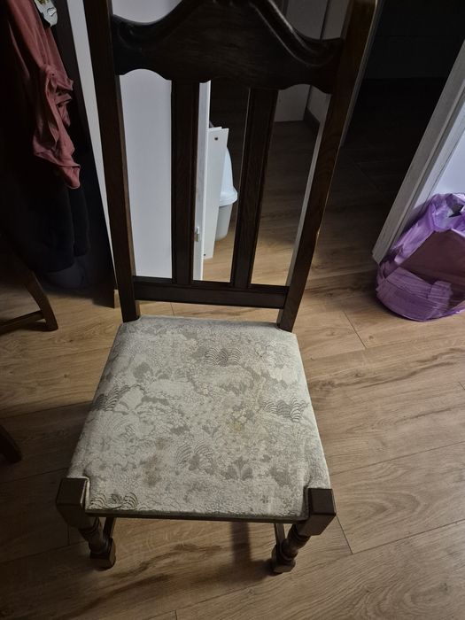 Krzesła i stół dębowe