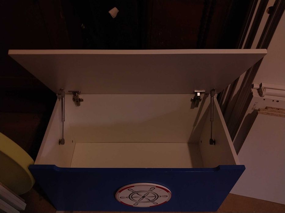 Набір дитячих меблів