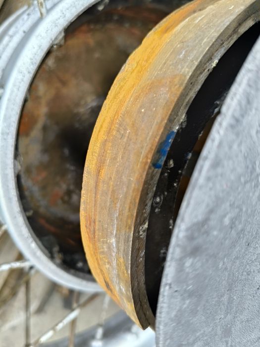 2 całe koła MZ, piasty, okładziny